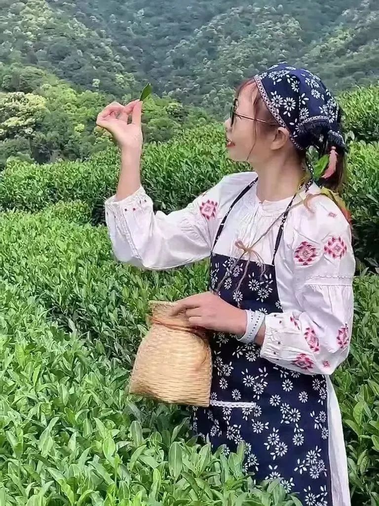旅行中的鄧凌紅