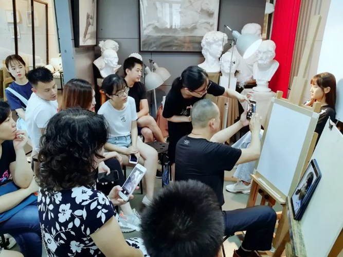 素描人像寫(xiě)生